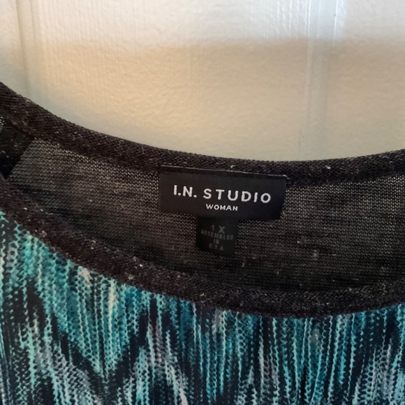 Women’s dark gray and teal blouse 1X - Picture 2 of 6